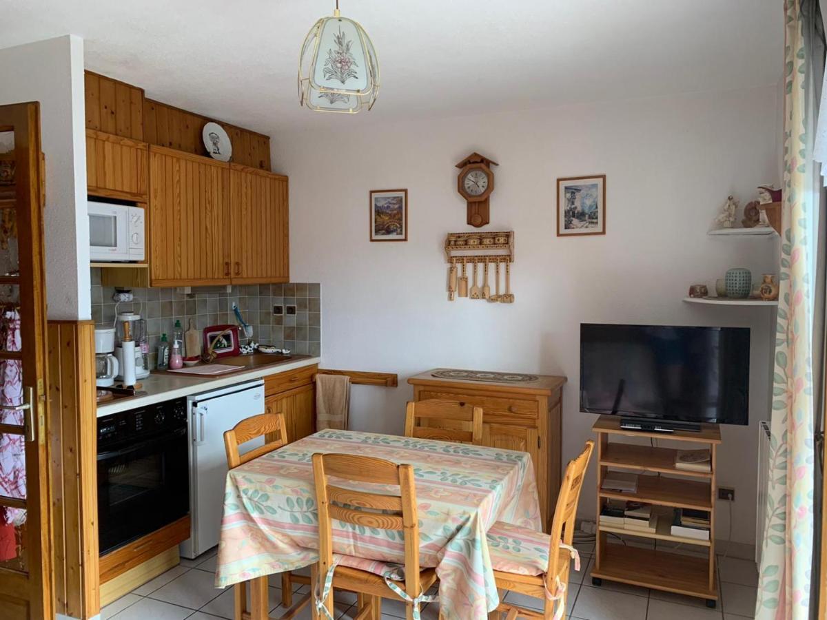 Studio Embrun plan d eau de 2 à 4 personnes Extérieur photo